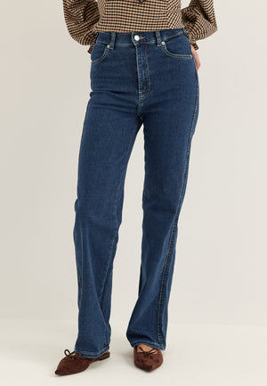 Moxy Straight