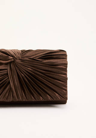 Knot Clutch
