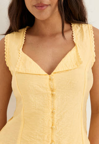 Lace Detail Shaped Vest