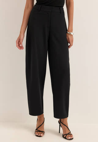 Soft Suit Barrel Trousers Black