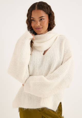 Knitted Scarf Sweater White