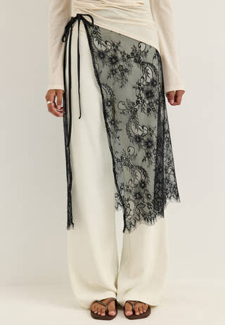 Vialis Wrap Lace Scarf Black