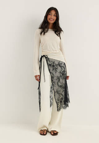 Vialis Wrap Lace Scarf Black