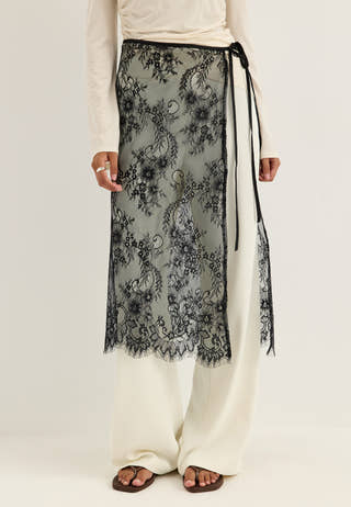 Vialis Wrap Lace Scarf Black