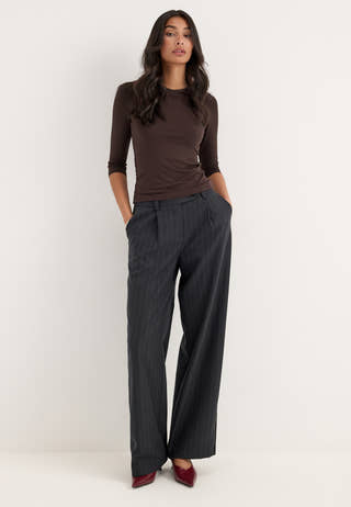 ¾ Sleeve V-Neck Top Brown