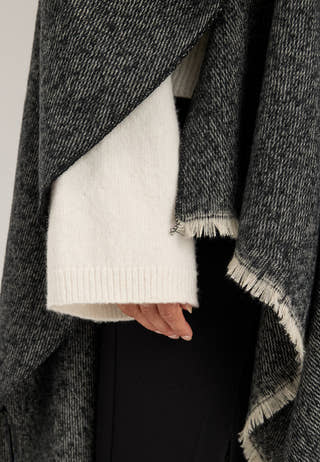 Vmmolly Poncho Boo Black