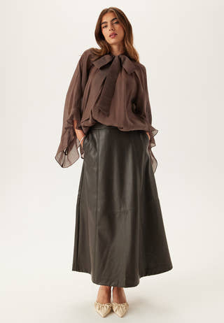 Wide Sleeve Bow Blouse