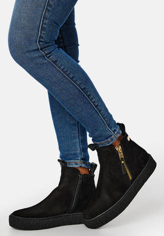 Mount V. Zip Boots