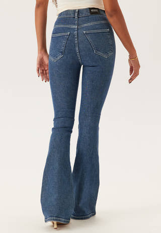 Moxy Flare V Cut