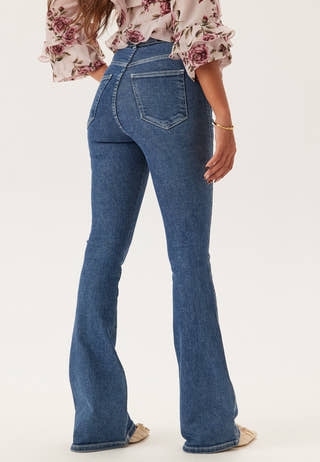 Moxy Flare V Cut