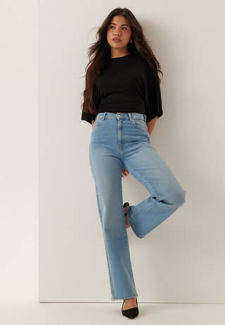 Moxy Straight