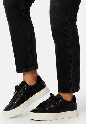 Avona Sneaker