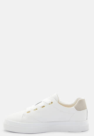 Avona Sneaker