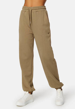 Icon Essential Pants