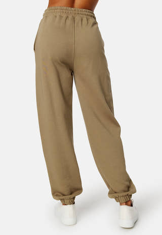 Icon Essential Pants