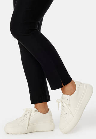 Jennise Sneaker