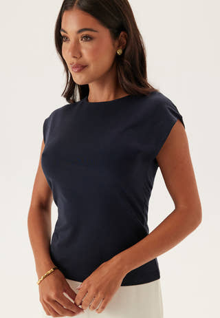Sleeveless C-neck Jersey Top