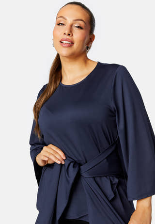 Petra tie top