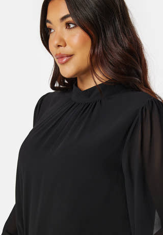 Mila L/S High Neck Top