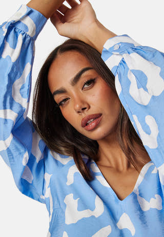 Objjacira L/S V-Neck top