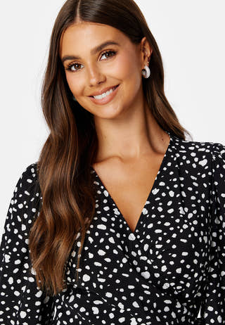 Seline Wrap Top