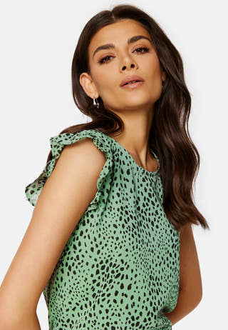 Ann Star S/L Frill Top