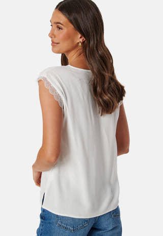 Onljasmina V-Neck Lace Top