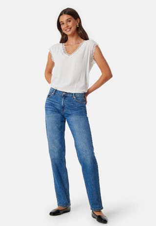 Onljasmina V-Neck Lace Top