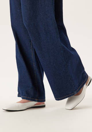 Delia Slingback