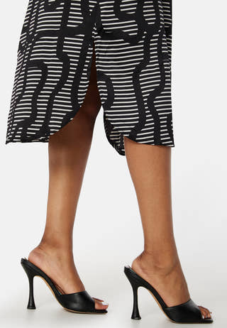 Daisy L/S V-Neck Calf Dress