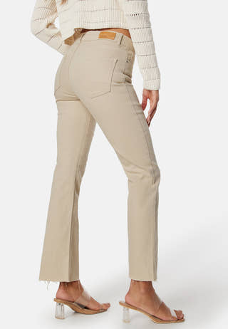 Vmwild Sheila Mid Rise Kick Flare