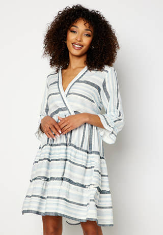 Etni 3/4 Sleeve Short Wrap Dress