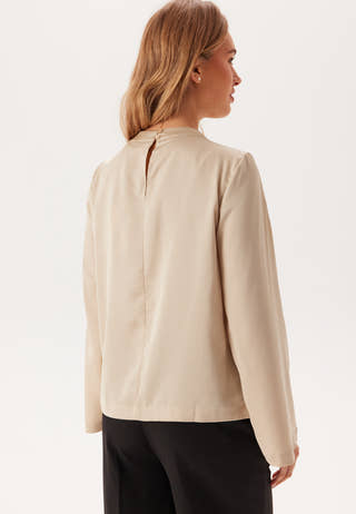 Vilutto High Neck Top