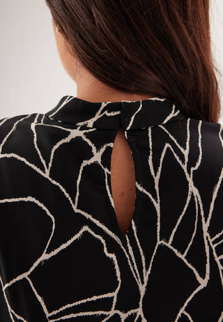 Vipaya Siv O-neck L/S TWIST TO